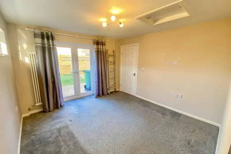 3 4 Bedroom Semi Detached House Lincoln Garage Garden