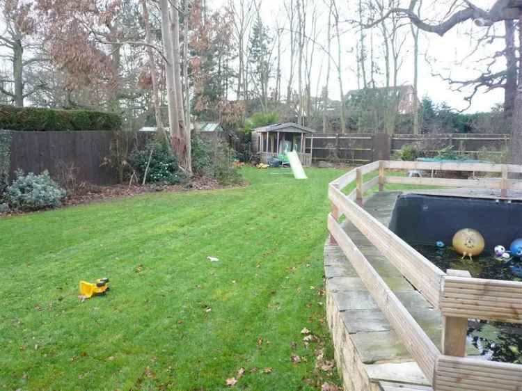 4 Bed House with Double Garage and Off Street Parking Zero Deposit Option
