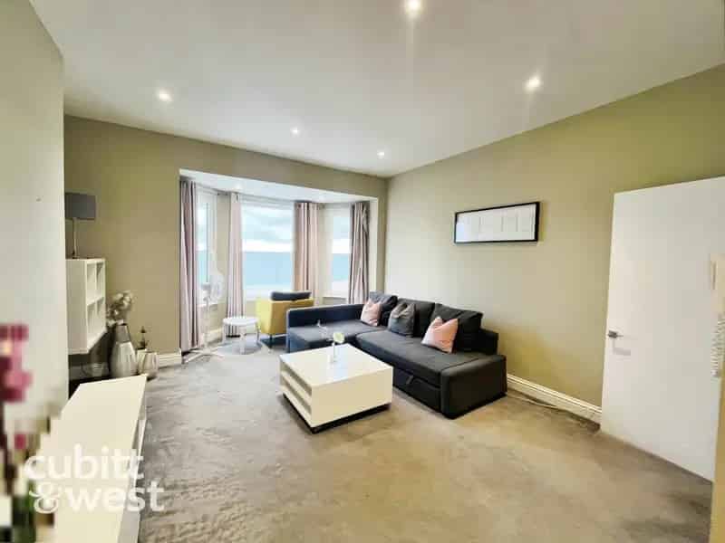 2 Bedroom Seafront Apartment Southsea To Rent