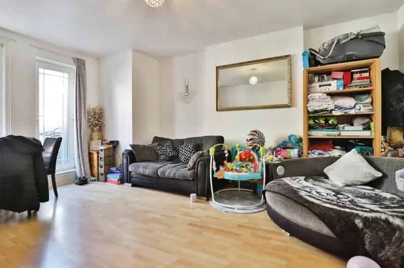Two-Bedroom Apartment Near Beach  Secure Parking No Chain