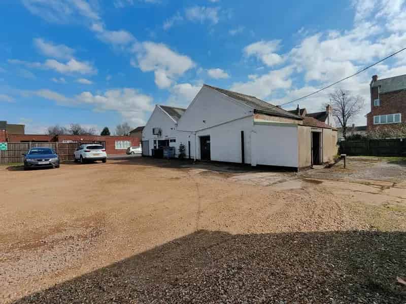 Florist Building with Redevelopment Potential