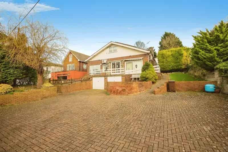 Detached Chalet Bungalow with Indoor Pool and Garages