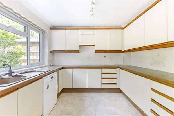 The Avenue, Dunstable, Bedfordshire, LU6 2AA | Property for sale | Savills