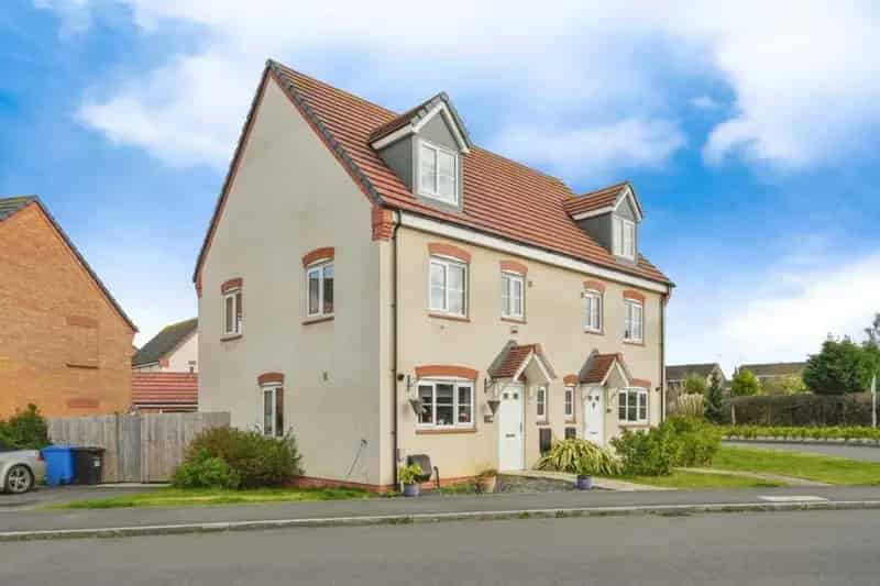 4 Bed Semi-Detached House For Sale Tamworth