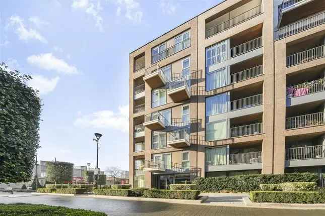 2 Bed 2 Bath Flat to Rent in Chelsea Creek SW6