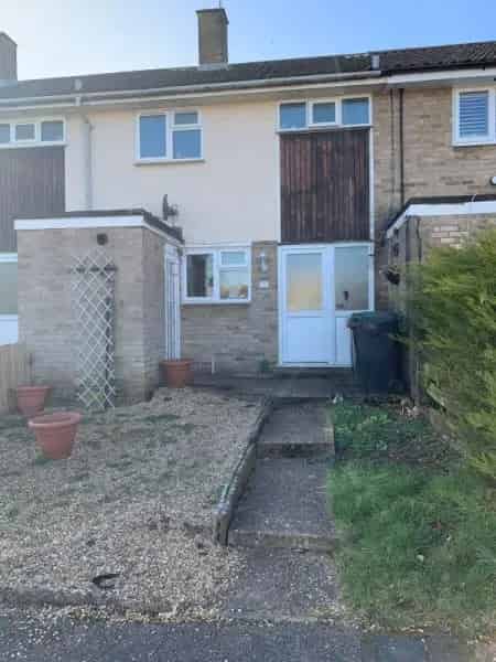 3 Bed House Hemel Hempstead Big Garden Near Amenities
