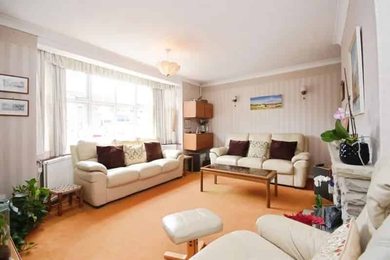 3 Bed Semi-Detached House Great Baddow