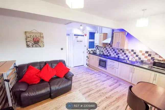 Flat to rent in Canton, Cardiff CF5