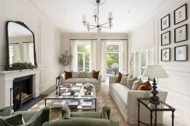 Flat for sale in Queensgate, London SW7