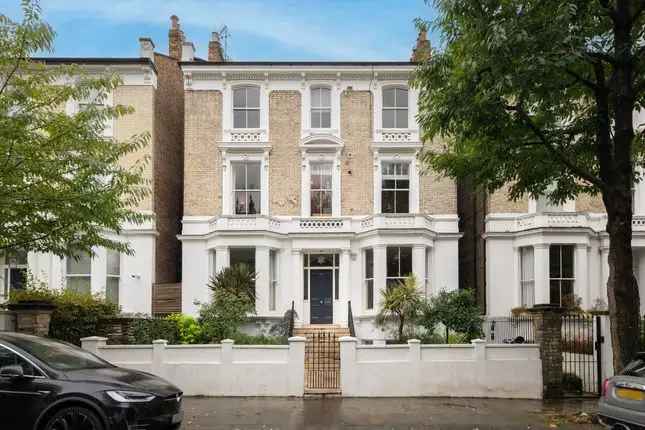 Flat for sale in Oxford Gardens, London W10