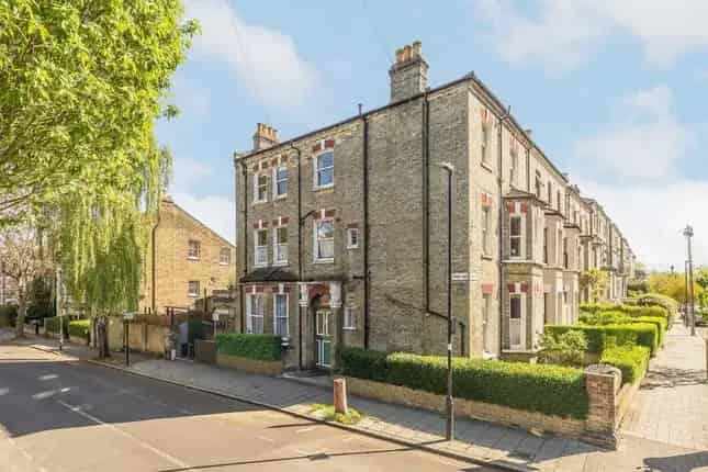8 Bedroom Victorian House for Sale in Brixton SW2