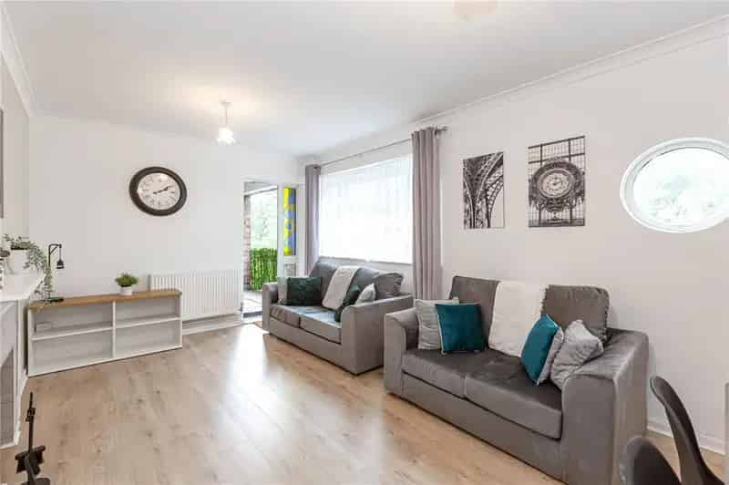 2 Bedroom Furnished Apartment to Rent