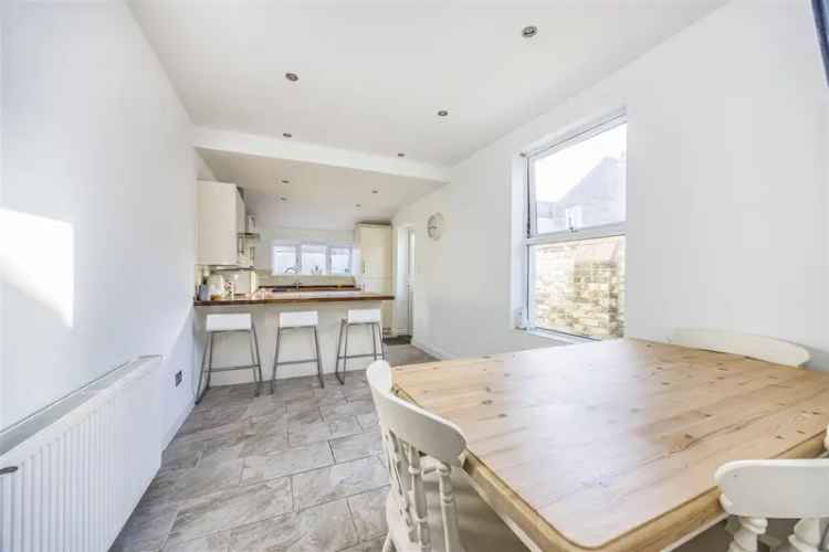 3 Bedroom End Terrace House to Rent