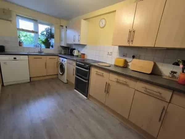 Terrace House Near Brighton Sussex Easy Access Transport Shops Schools