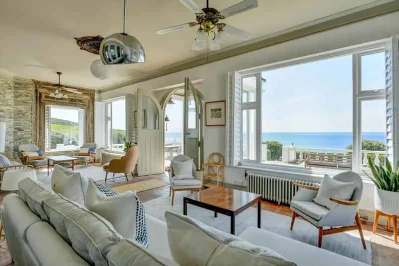 Barton Olivers: Victorian Coastal Villa with Sea Views and Beach Access