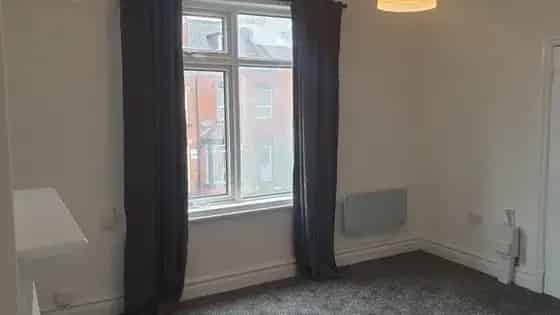 1 Room Flat Leeds City Center - All Bills Included