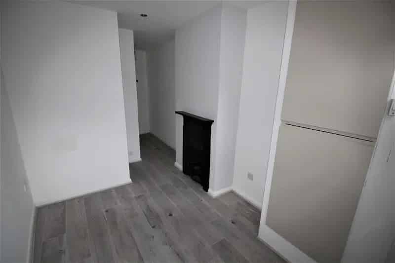 1 Bedroom Apartment House to Rent