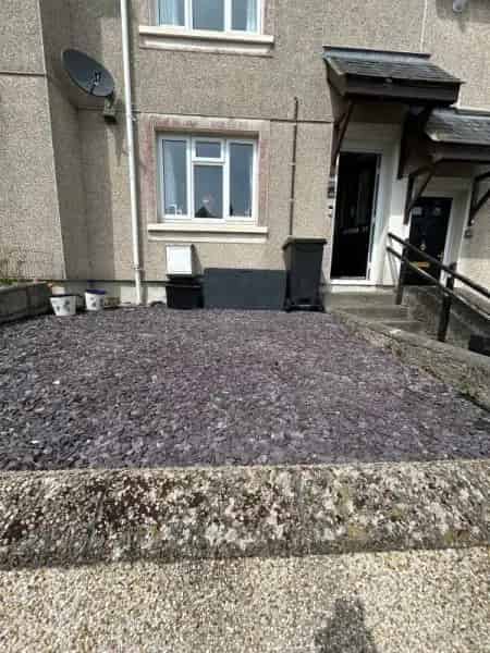 Two Bed House Low Maintenance Garden On Street Parking