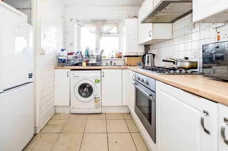 2 Bedroom Flat for Sale near Canning Town Station