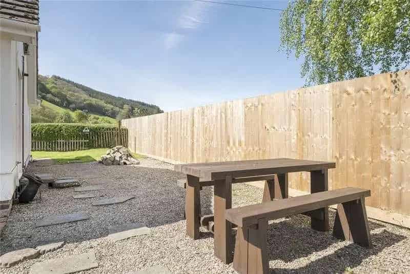 4 Bed House for Sale in Llyswen