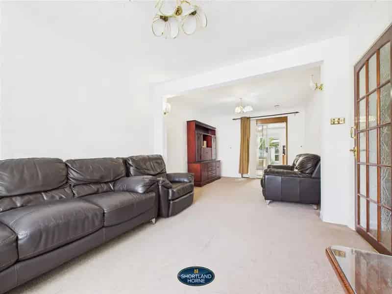 3 Bedroom End of Terrace House to Rent