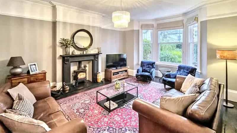 7 Bedroom Detached Victorian House for Sale