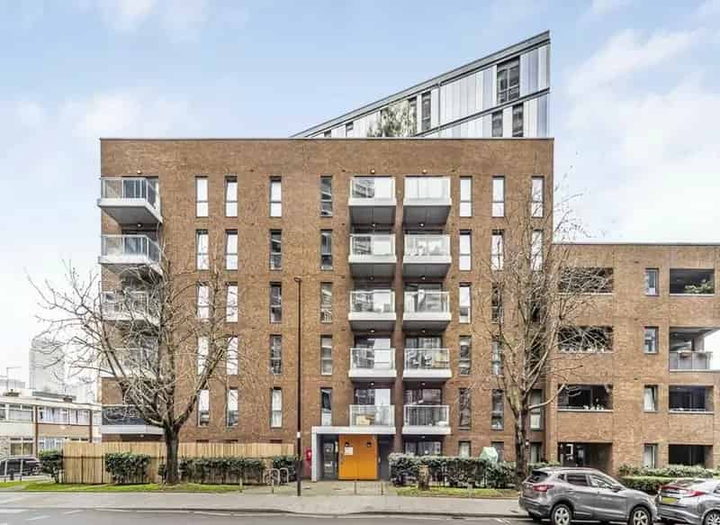 Two Bedroom Home E14 Private Balcony Lift Access