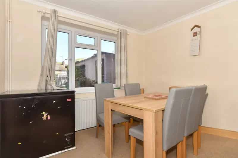 3 Bedroom Terraced House Fryerns