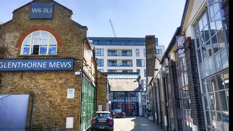 Hammersmith Mews Office: Self Contained Ground Floor Space
