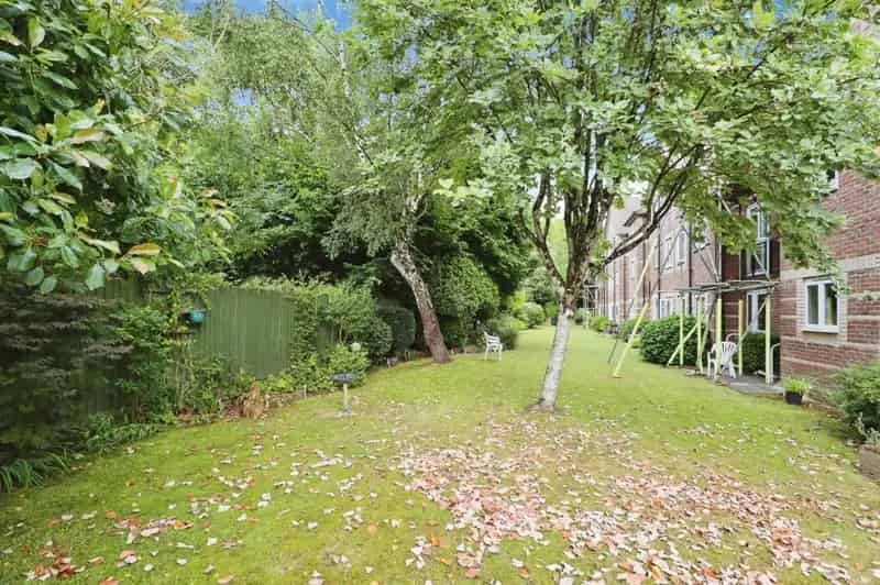 2 Bedroom Retirement Apartment Near Whitchurch