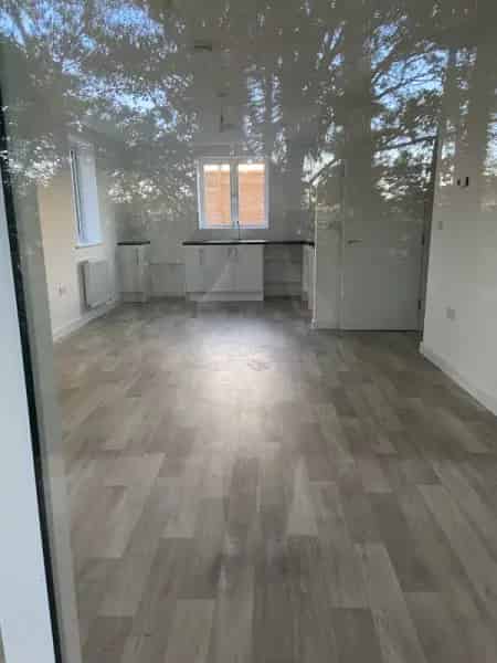 2 Bedroom 2 Bathroom Wheelchair Accessible Ground Floor Flat Near Train Station