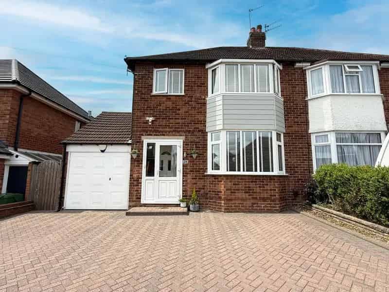 3 Bedroom Semi-Detached House for Sale