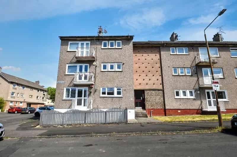 2 Bedroom Flat for Sale in Cardonald Glasgow