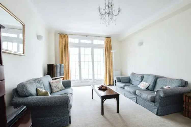 Spacious 3-Bed Apartment in Bournemouth Town Centre