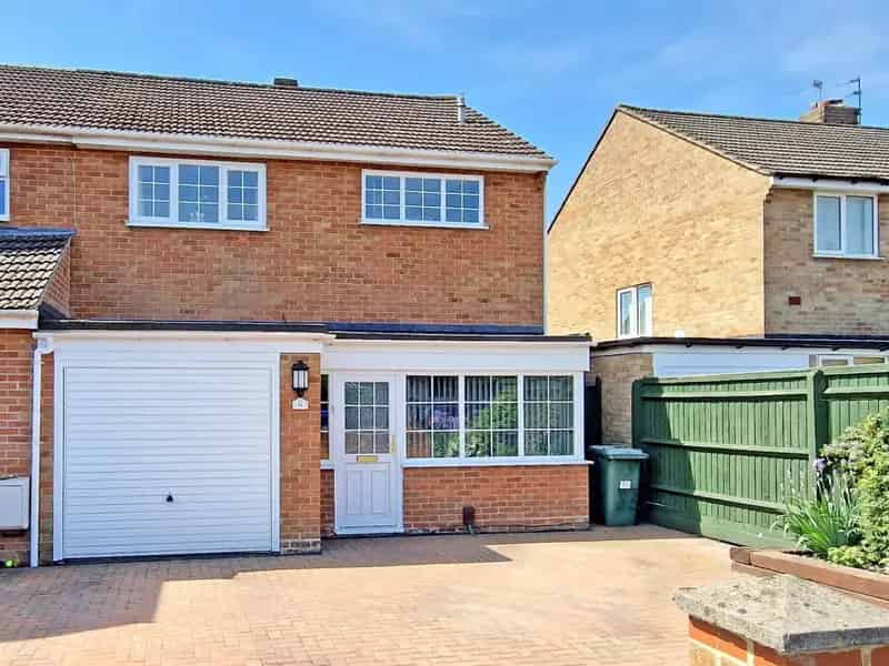 3 Bedroom House For Sale Extended Home Garage Parking