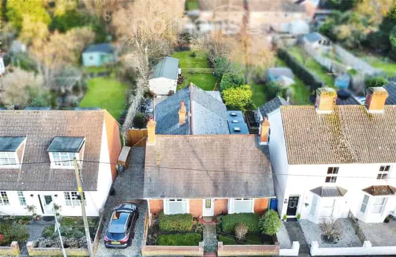 4 Bedroom Bungalow Family Home Large Garden Office Parking