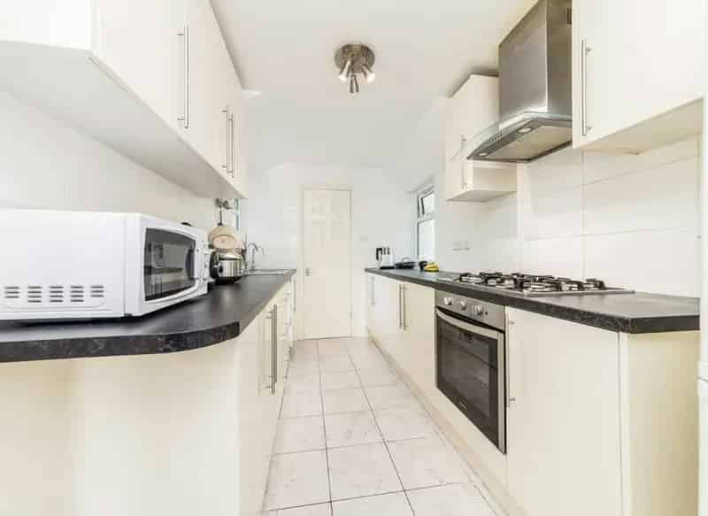 3 Bedroom Apartment Abbeville Village Clapham