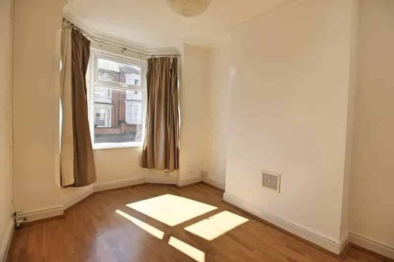 2 Bedroom Townhouse for Sale Harrow Road Leicester