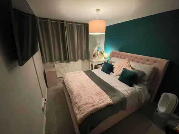 Flat For Rent in North Devon, England