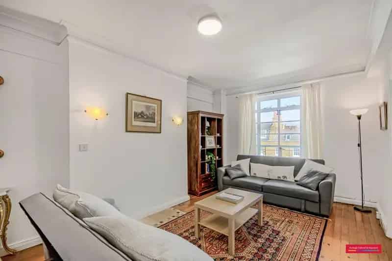 Two Bedroom Apartment in Dorset House with 24 Hour Porter