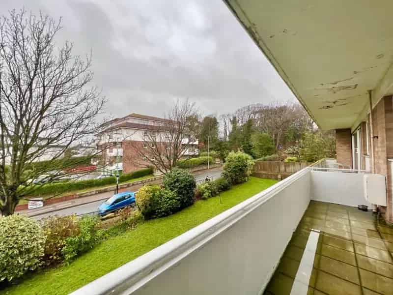 2 Bed Flat for Sale Town Centre Apartment