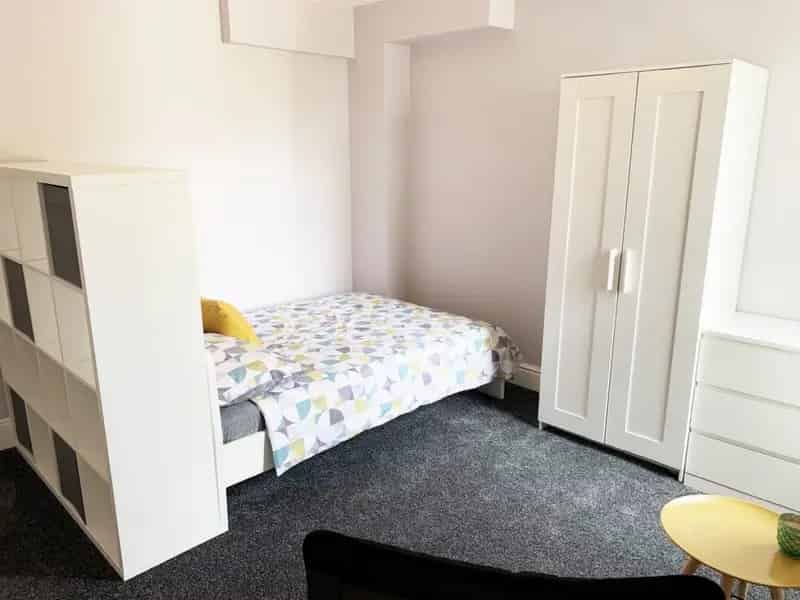 1 Bedroom Flat To Rent Available July 16 2025