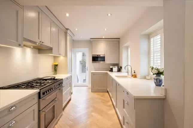 Maisonette for sale in Uverdale Road, London SW10