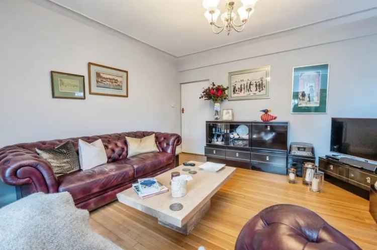 Edgbaston 3-Bedroom Mansion Apartment with Parking