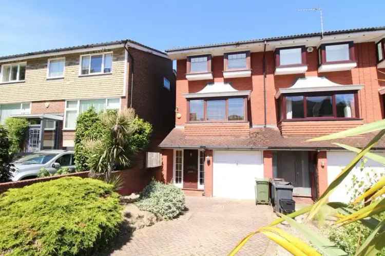 4 Bedroom House Shortlands Station