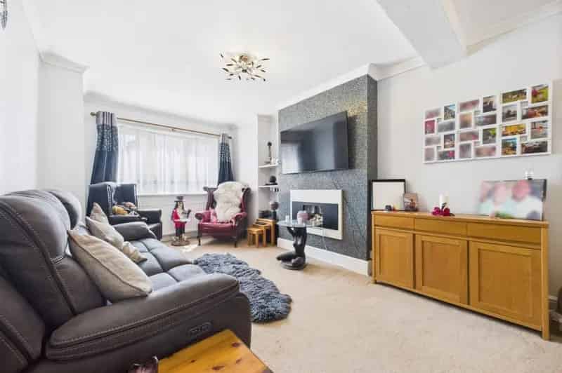 2 Bedroom House For Sale Near Folkestone West Train Station