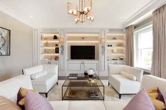 Flat for sale in Hyde Park Gardens, London W2