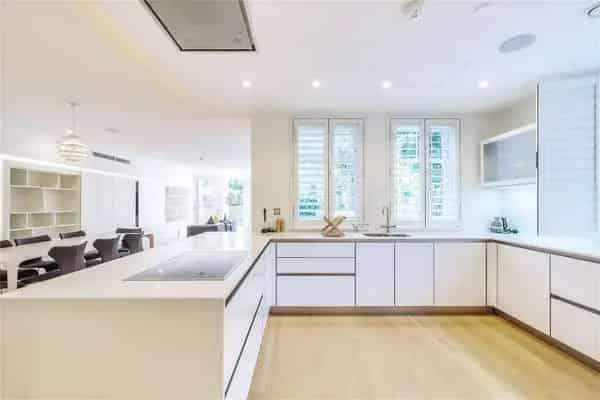 Luxury 3-Bedroom Apartment in London