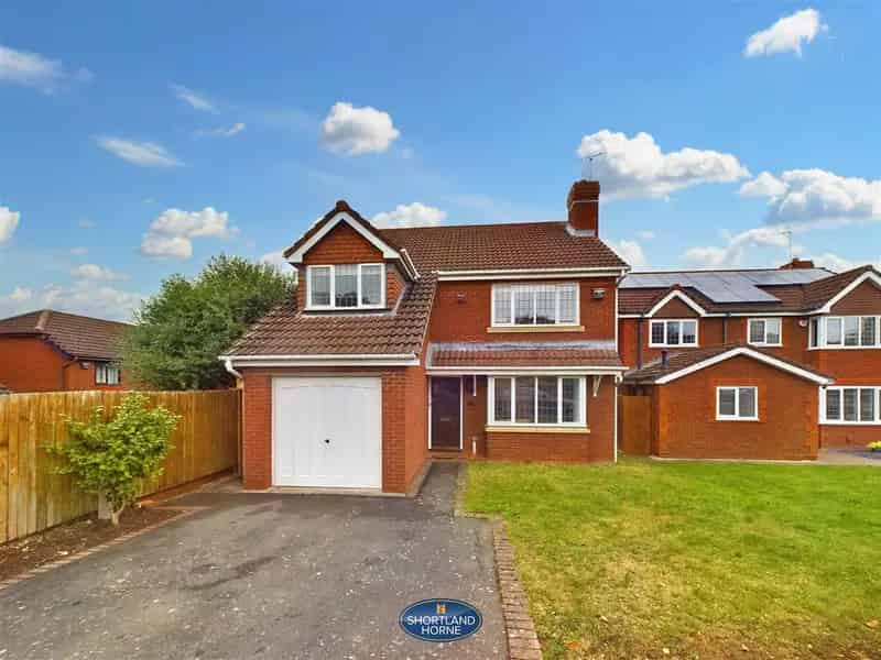 4 Bedroom Detached House Near Warwick University