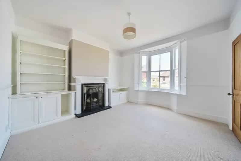 3 Bedroom End of Terrace House to Rent